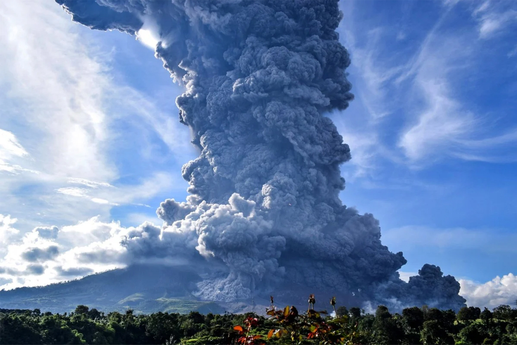  Indonesia  s Sinabung  volcano erupts Caribbean News Now 